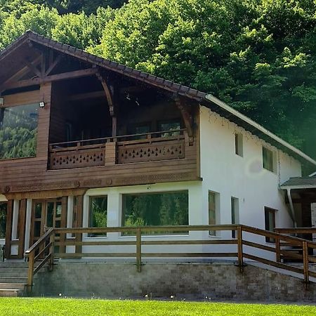 Pensiune Subcrai Cu Centru Spa Zărneşti Esterno foto